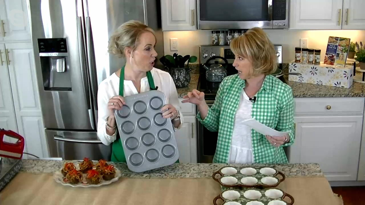 Temp-tations 6-Cup Texas Muffin Pan with Handle on QVC 