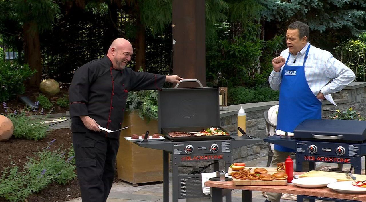 Blackstone 22" Dual-Burner Griddle Grill with Cover and Accessories
