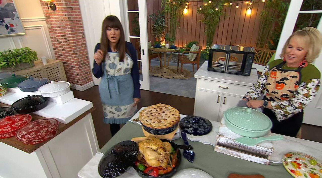 Temp-tations Woodland Covered Pie Dish with Ceramic Server