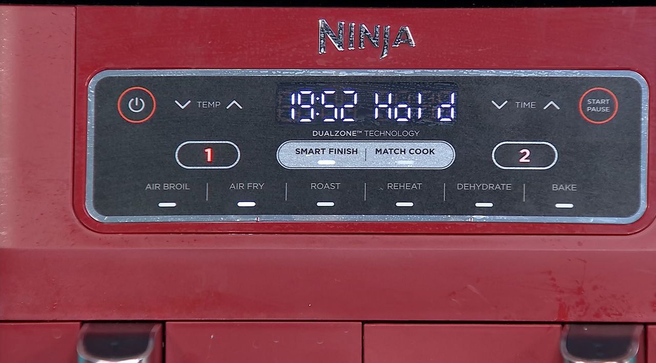 Ninja DZ201 Foodi 8 Quart 6-in-1 DualZone 2-Basket Air Fryer (Refurbis
