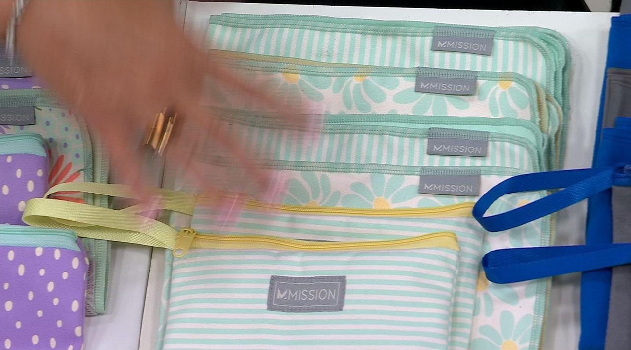 MISSION Set of 4 Cooling Towels With 2 Travel Pouches - QVC.com