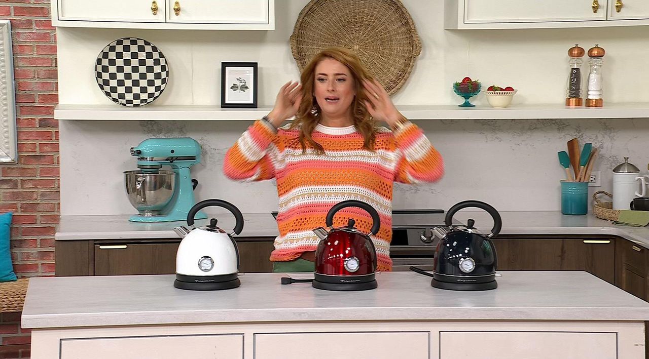 Frigidaire Retro Electric Kettle with Thermometer