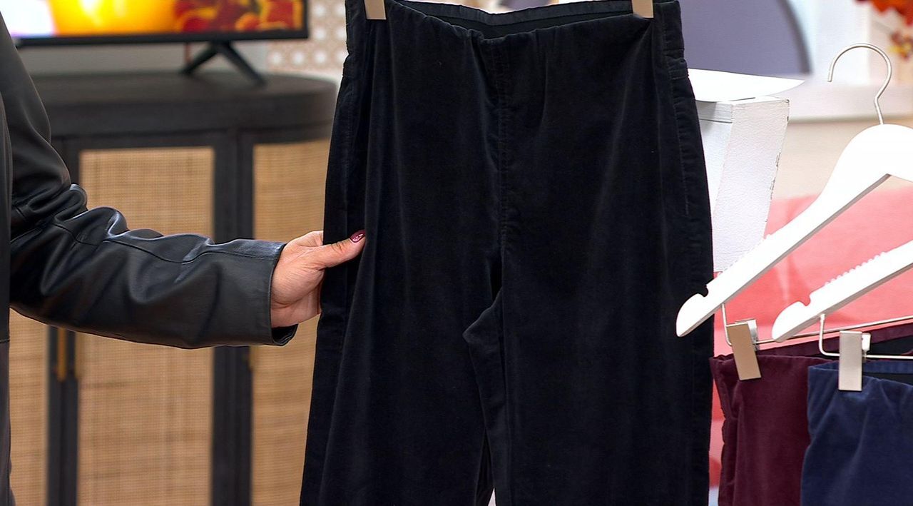 Denim & Co. Signature Lightly Bootcut Stretch Velvet Pant