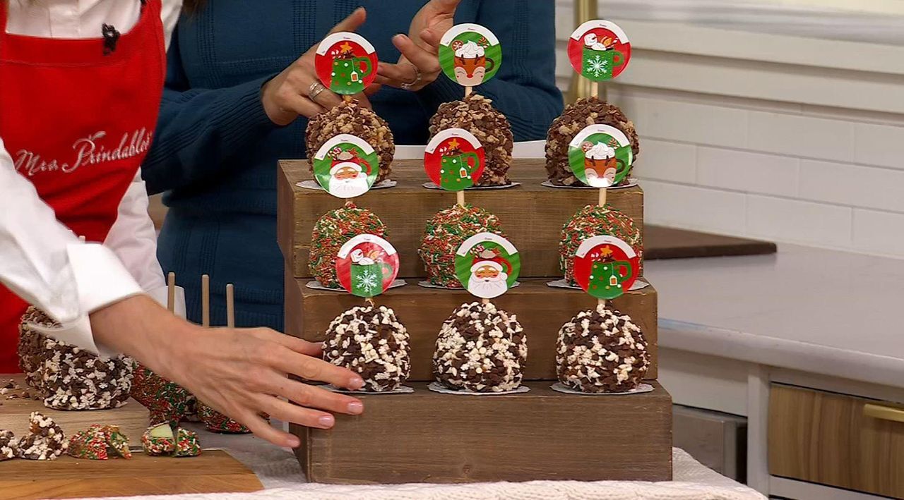 Mrs. Prindables 9pc Individual Cozy Holiday Apple Assortment - QVC.com