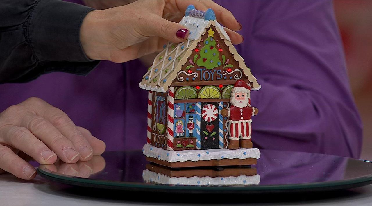 Jim Shore Heartwood Creek 1st Annual LED Gingerbread House