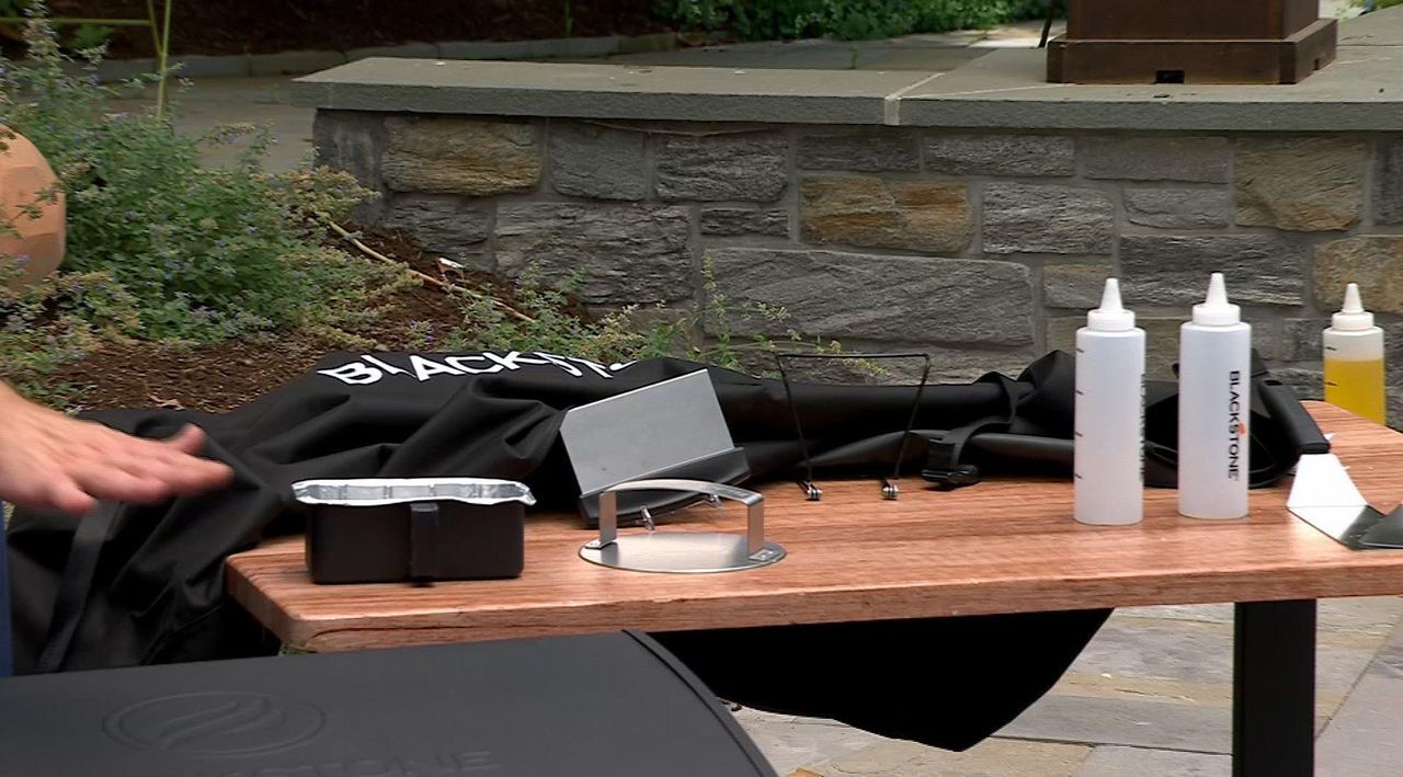 Blackstone 28" Omnivore Outdoor Griddle Grill w/Hood, Cover & Tools
