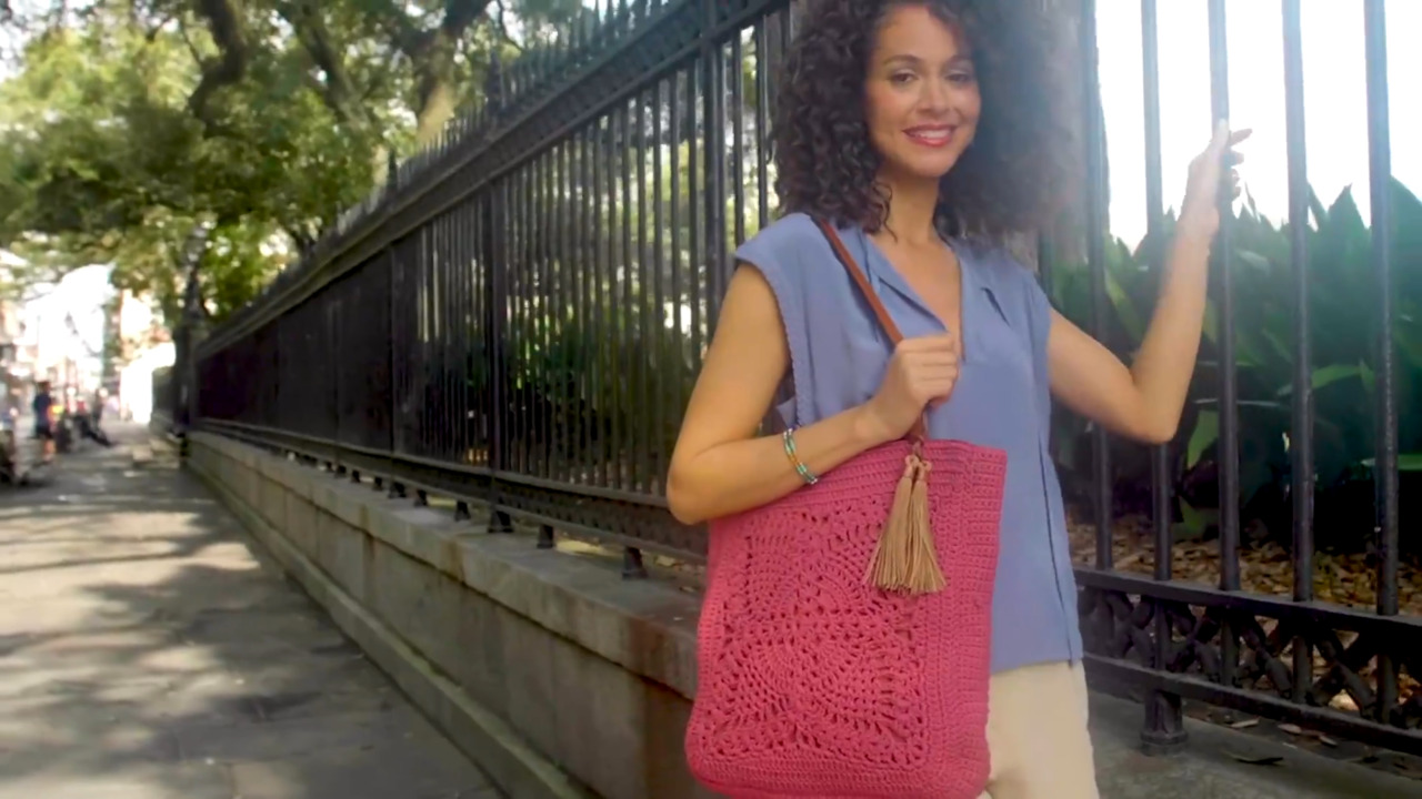 Crochet a Bubble Duffel Bag With This Luggage Pattern