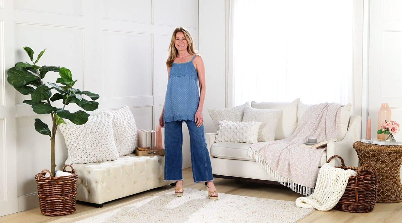 ＊エミリーページ＊ LOGO by Lori Goldstein Woven Clip Dot Tank with Lace Trim