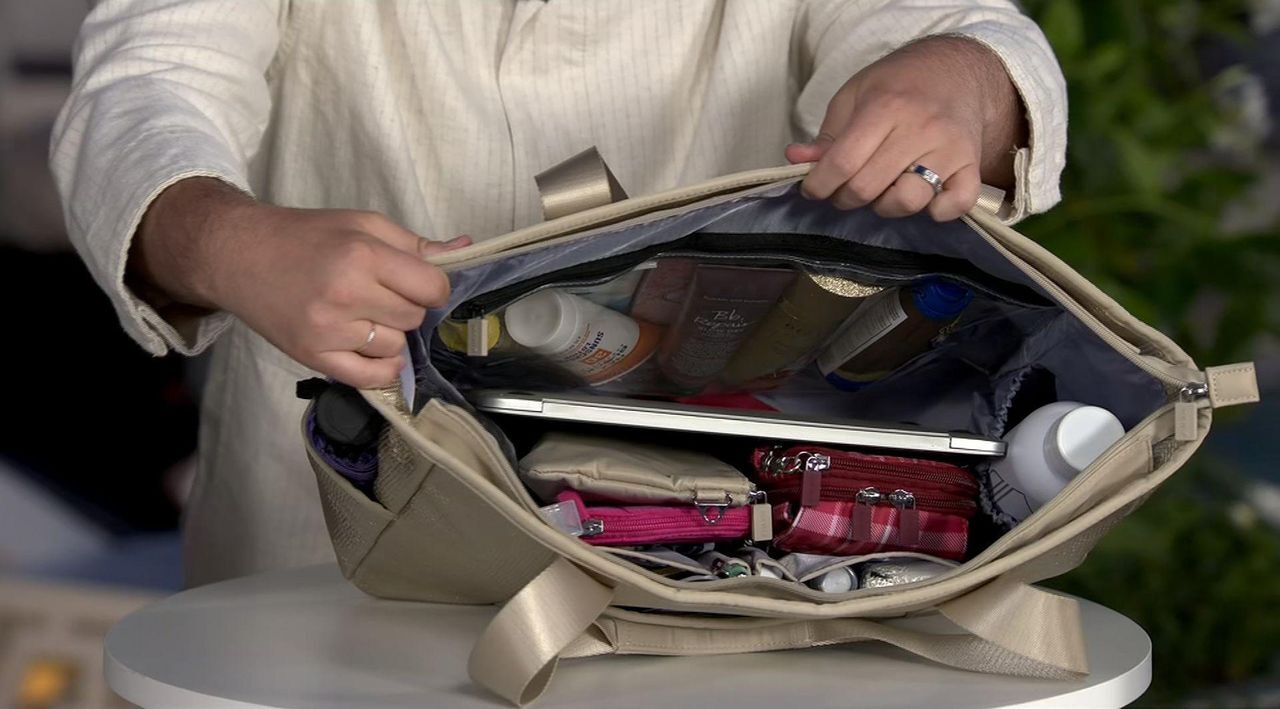 mama専用 IHKWIP The XL Coastal Raffia Tote with RFID Pouch - QVC.com