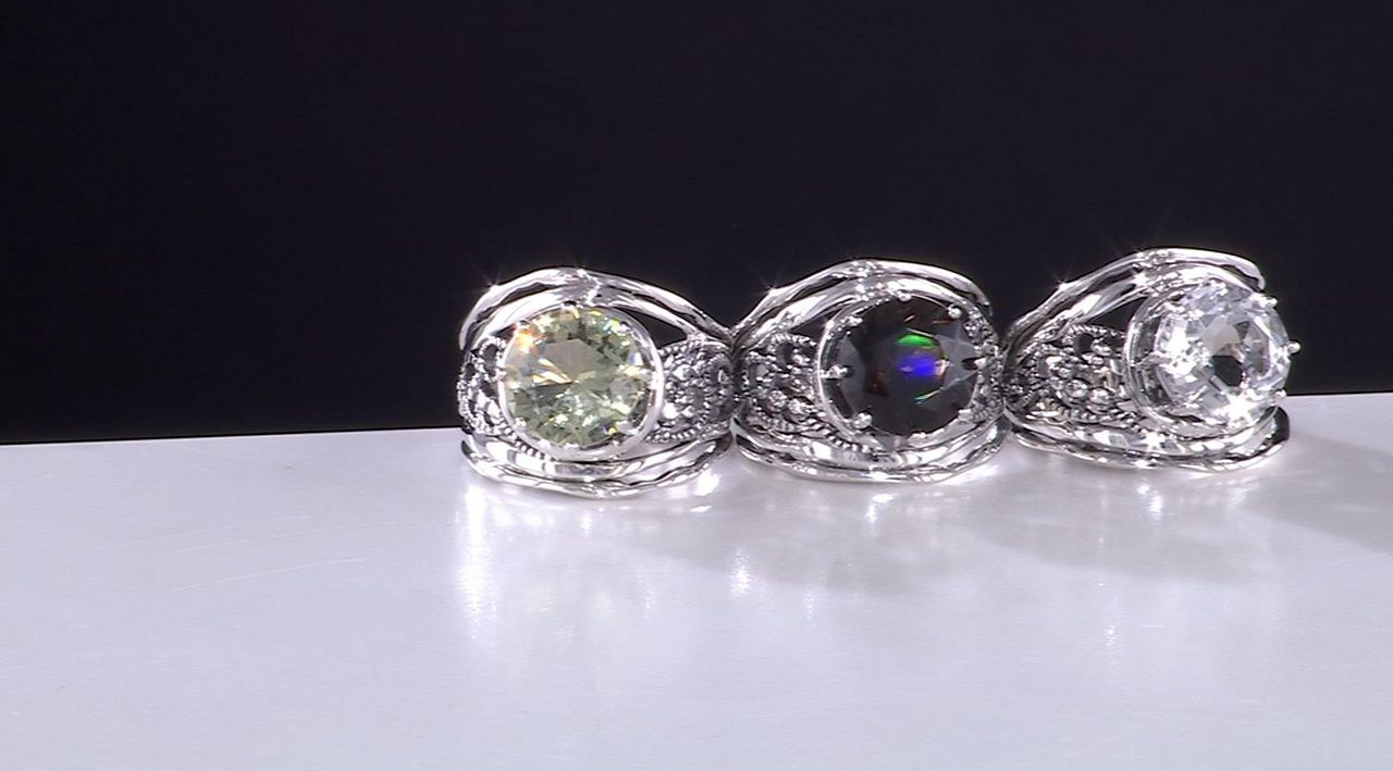 Sparkle4c_Jewelryページ Exquisite - 2022 Zi Collection - White Gem and Rhinestone