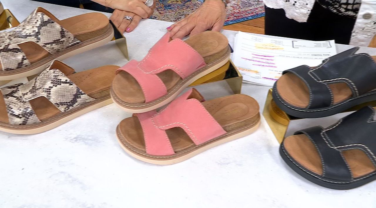 Clarks Artisan Leather Slip-On Sandal Arwell Walk