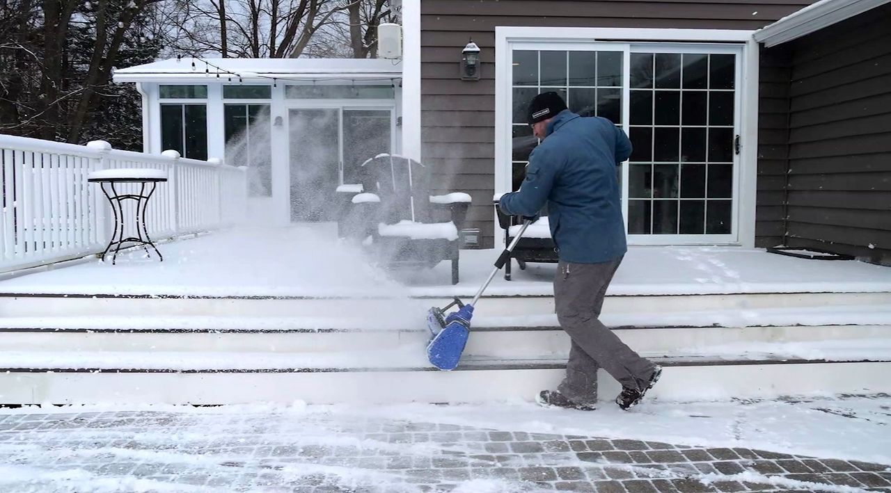 Using Your Snow Thrower