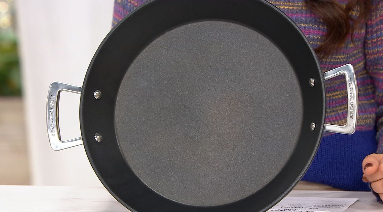 Le Creuset 9.5 Square Cast Iron Griddle Pan on QVC 
