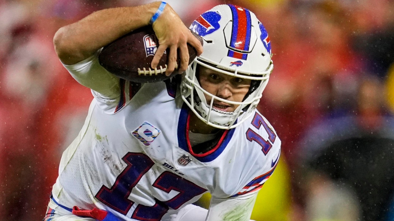 Bills QB Josh Allen defends Tee Higgins from criticism