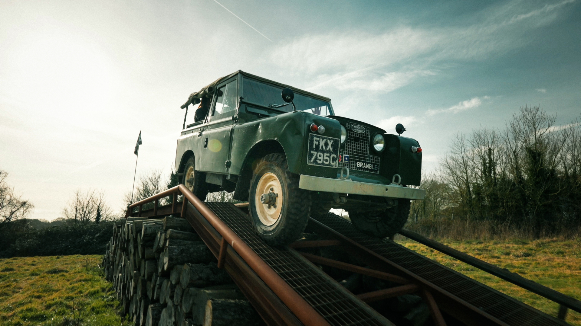 AUTHENTIC AND ORIGINAL: LAND ROVER CLASSIC INTRODUCES NEW CLASSIC DEFENDER  PARTS AT GOODWOOD REVIVAL