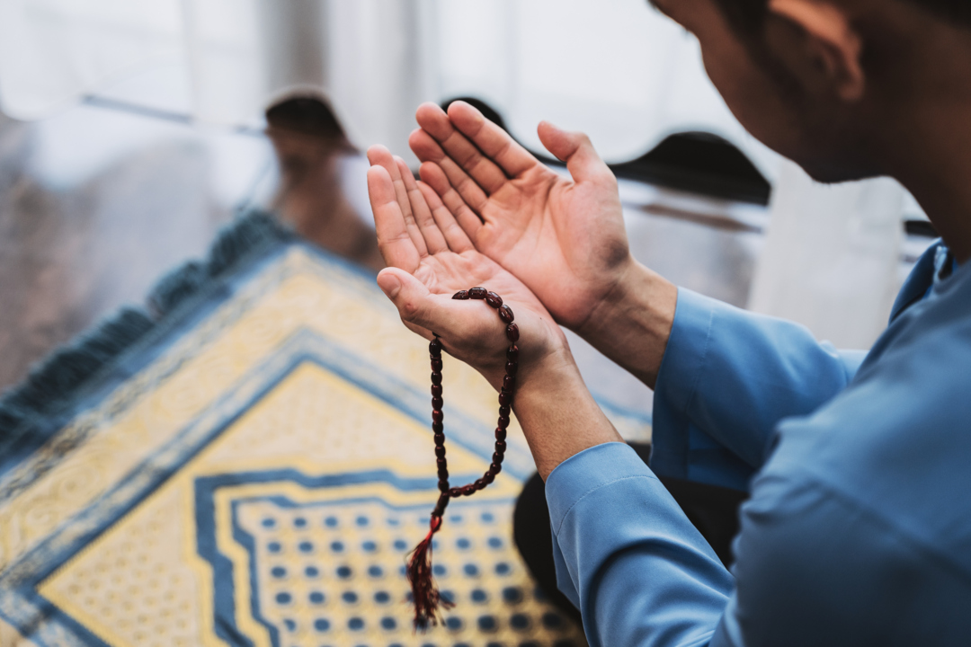 Ramadan 2023 first prayers - in pictures