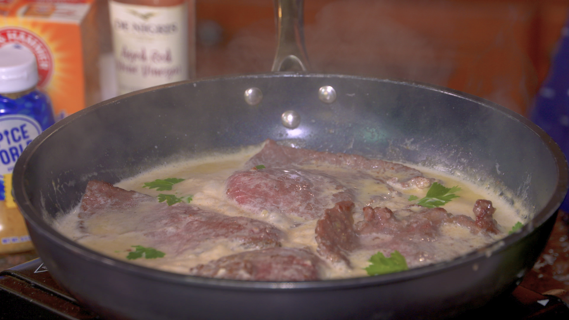 Steaks with Garlic Cream Sauce