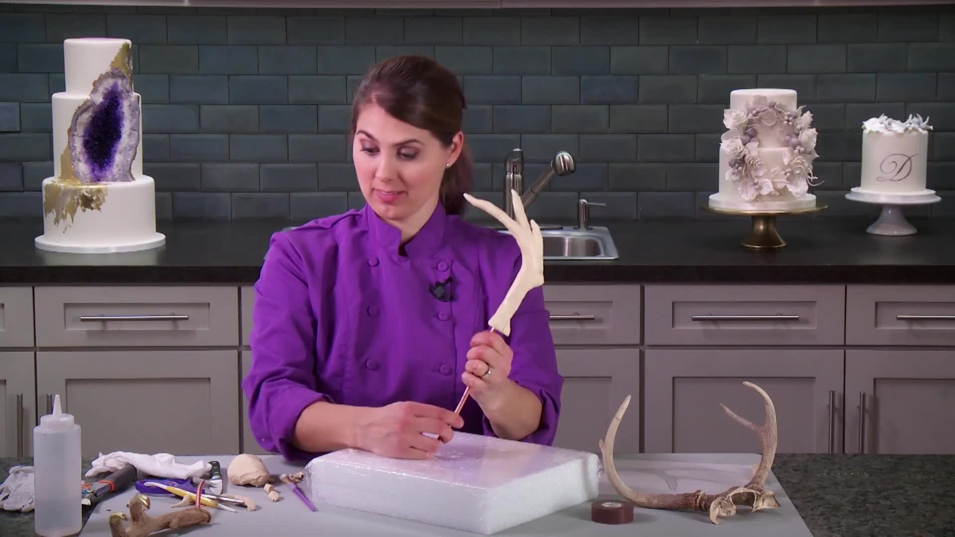 Wreath Cake: Antlers Wreath