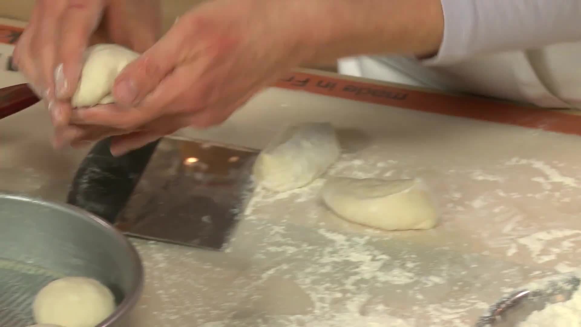 Sandwich Breads, Buns & Rolls