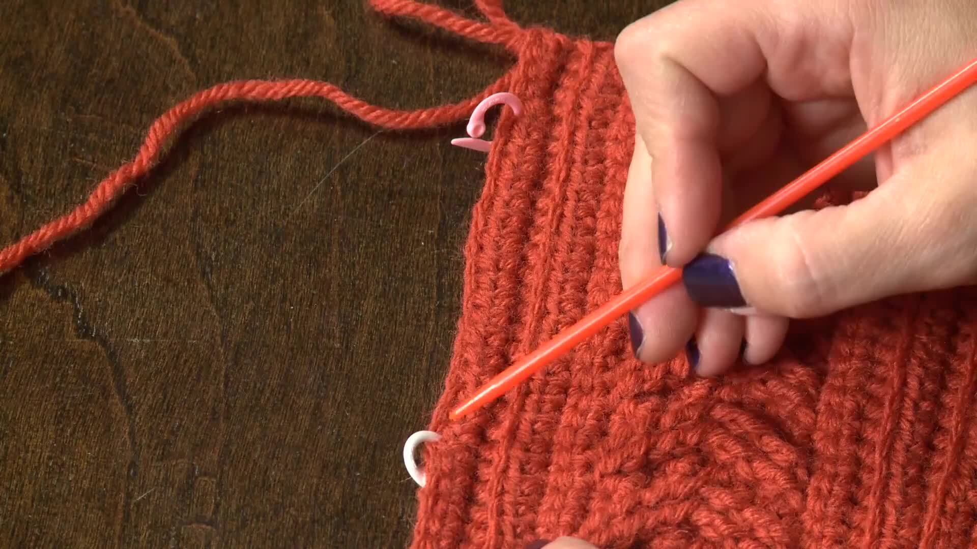 Chevron Fingerless Gloves: Cables