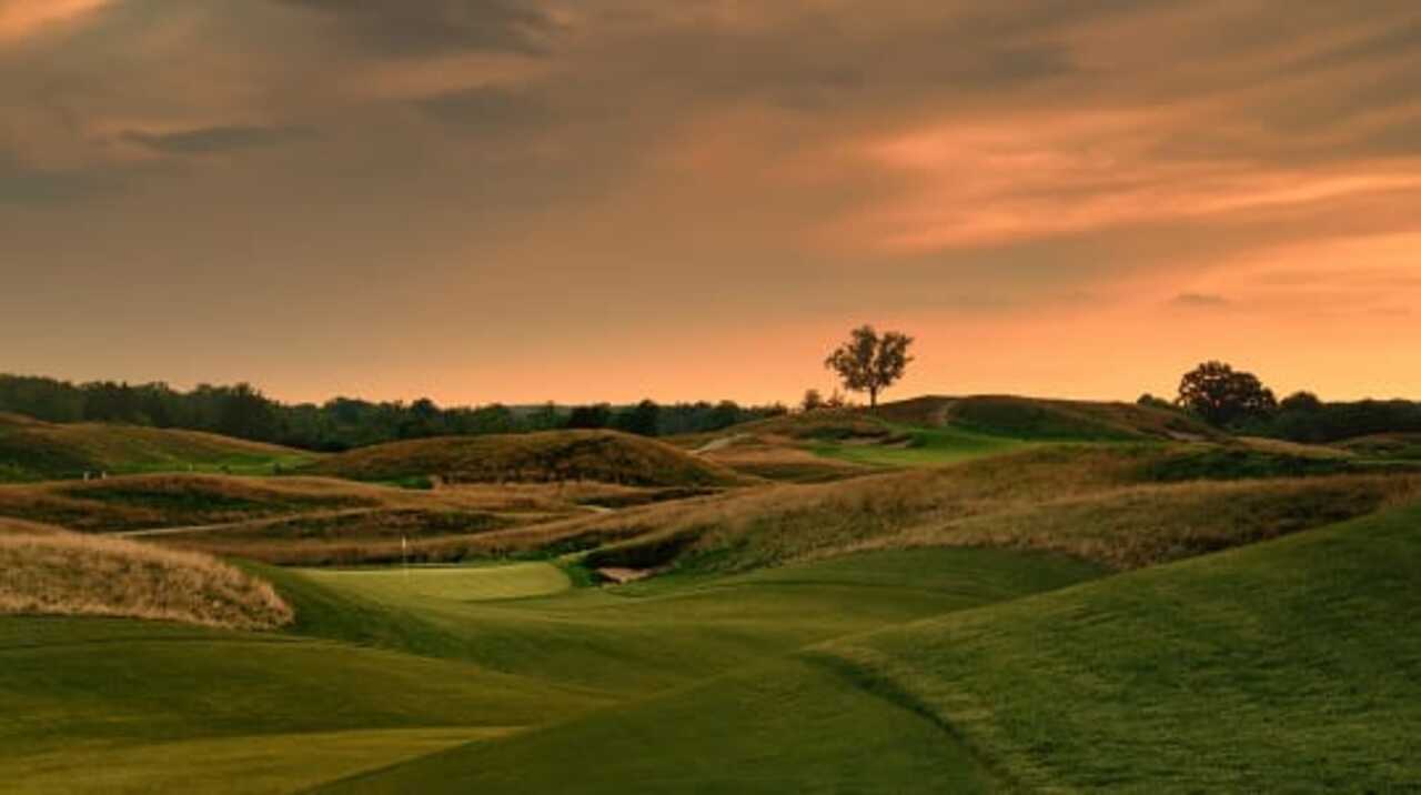Golf's Guggenheim: When Frank Lloyd Wright Met Marilyn Monroe, This is the  Loop