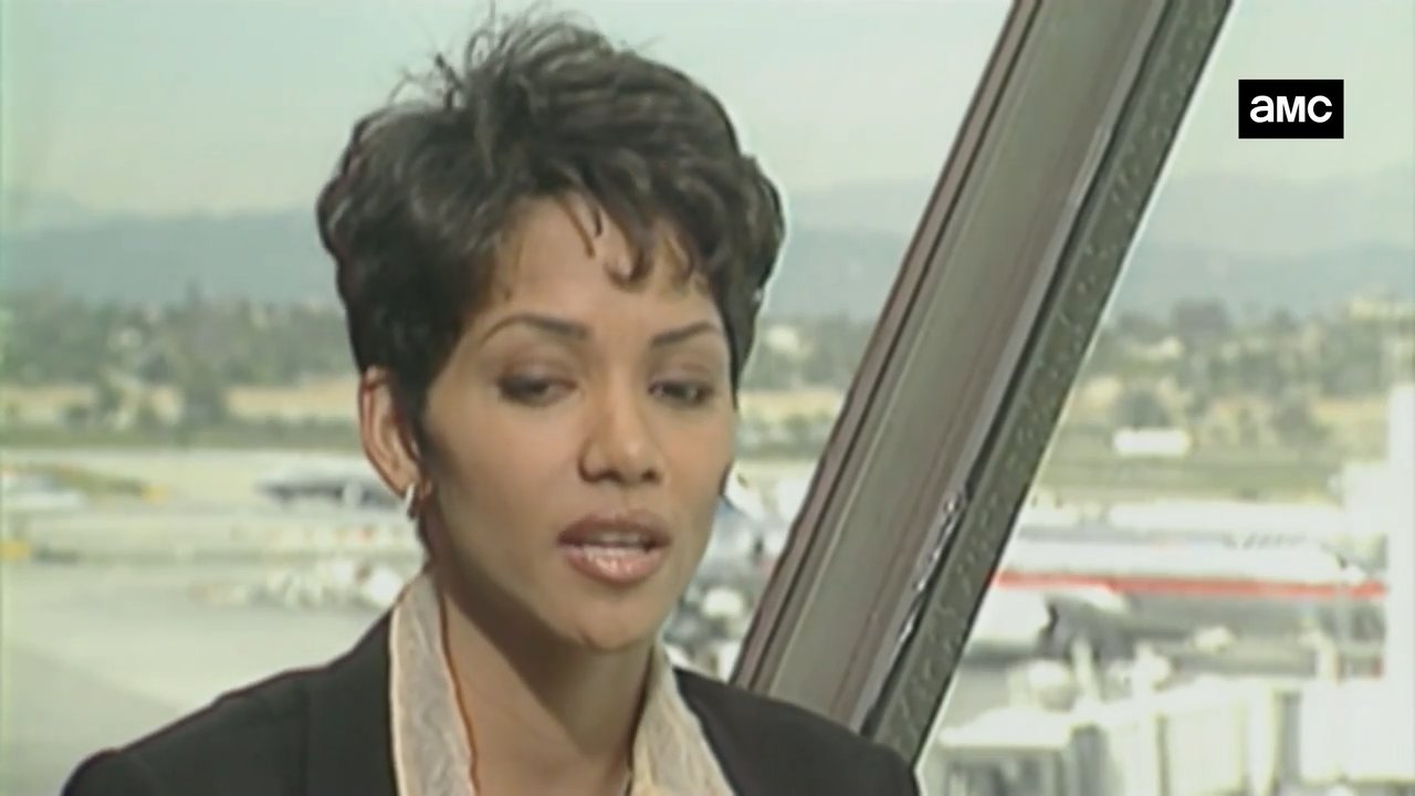 Close Up - Halle Berry