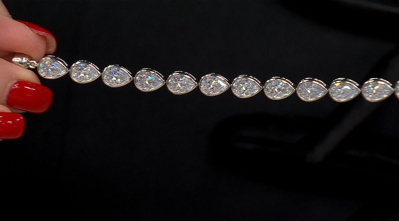 Radiance by Absolute™ Couture Bezel-Set Magic Magnet Clasp