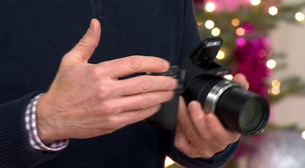 三篠 Minolta MN53Z 53X Optical Zoom 16 MP Wi-Fi Camera w/Bag & SD Card