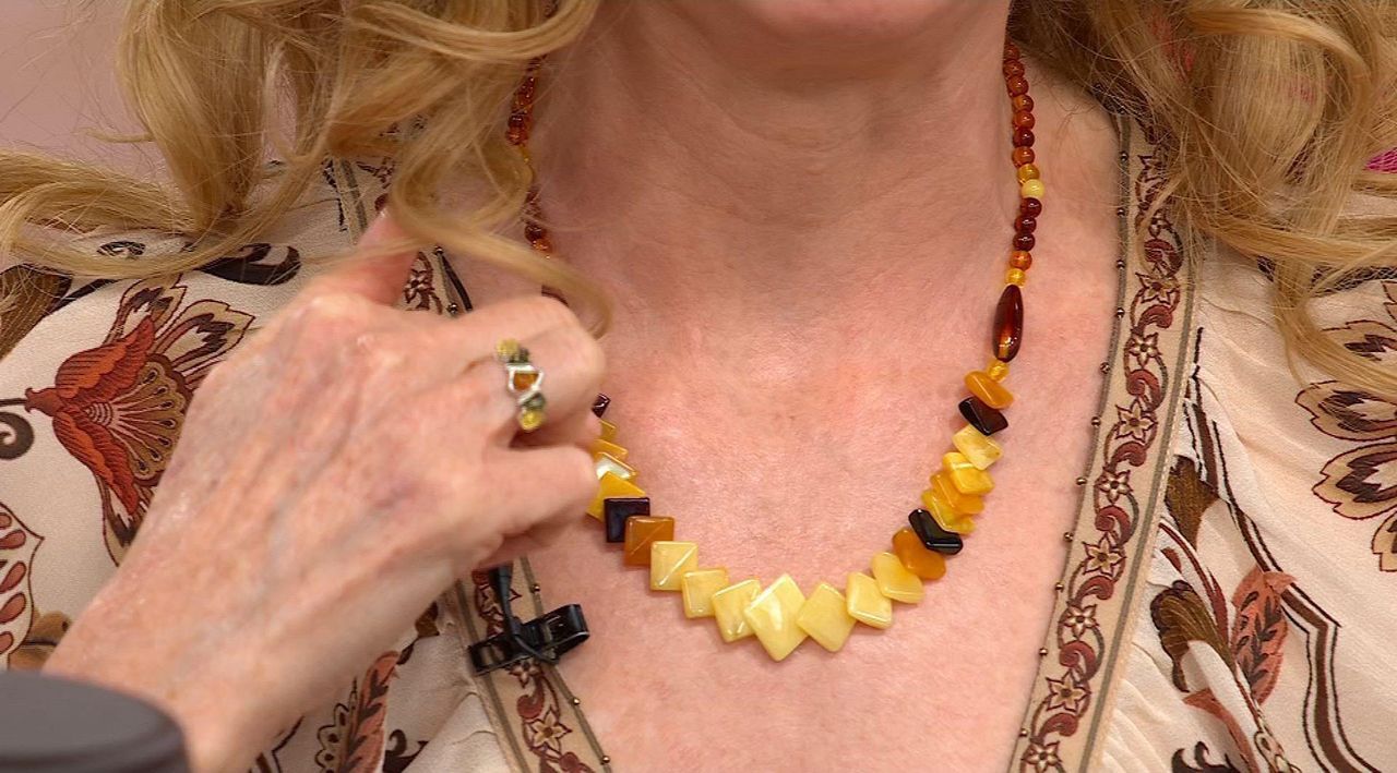 Amber Extraordinaire Multicolor Amber 20