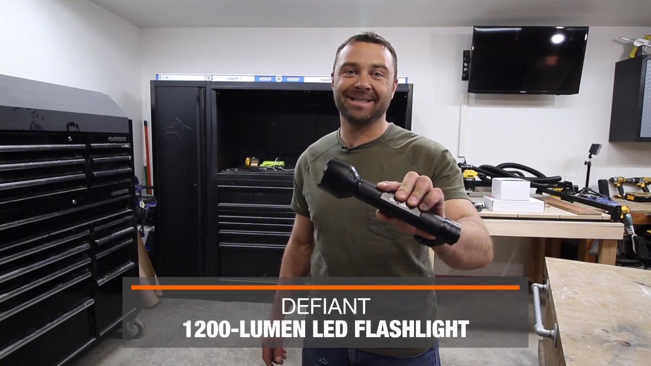 Defiant 1200 Lumens LED Flashlight 18FL0209