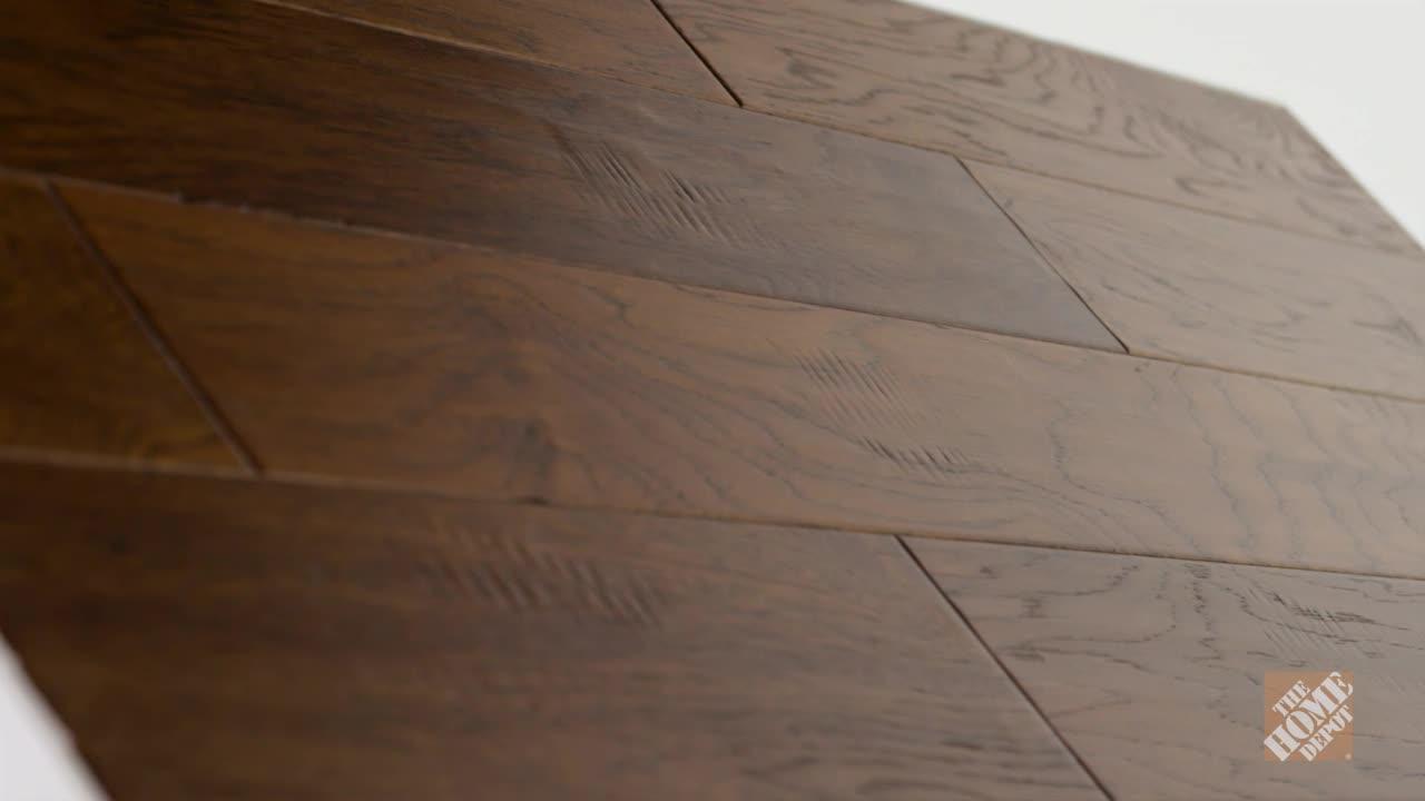 Bruce American Vintage Tawny Oak 3/8 in. T x 5 in. W T+G Hand Scraped Engineered Hardwood Flooring (25 sq.ft./ctn)