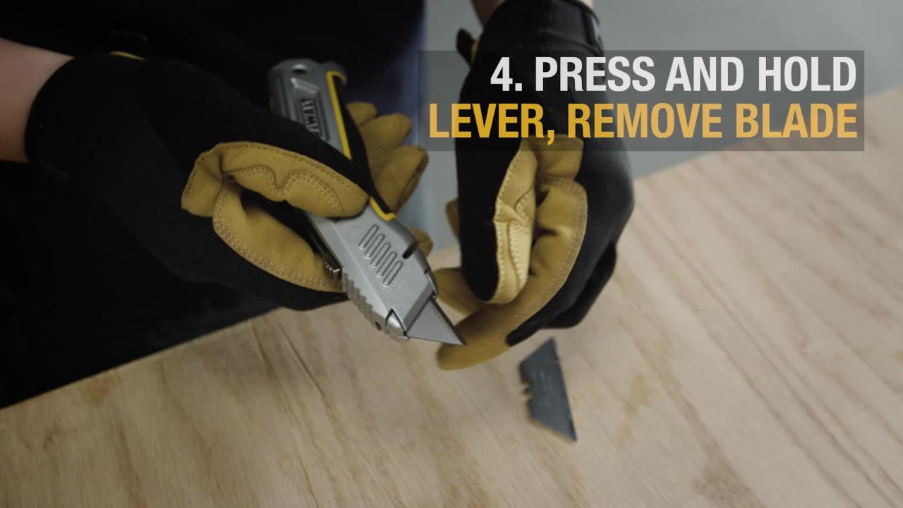 DEWALT - Metal Retractable Utility Knife