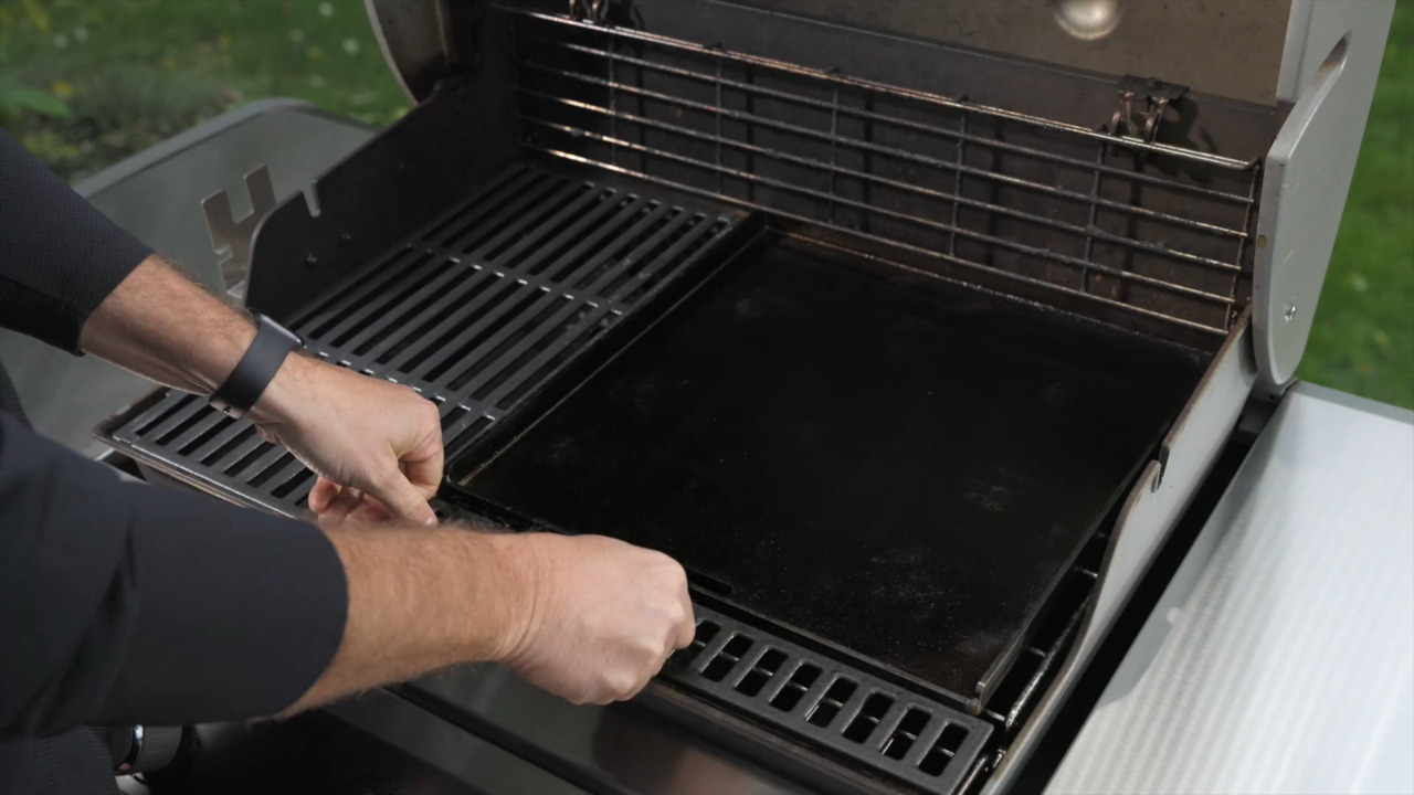 Weber Genesis SPX-435 4-Burner Premium Propane Gas Smart