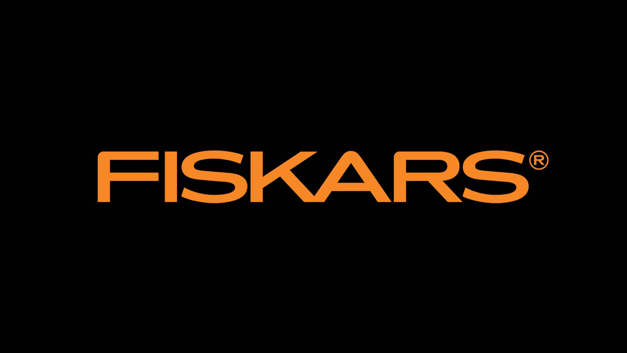 Fiskars - PowerGear2 3/4 in. Cut Capacity Titanium Coated Blade with SoftGrip Handle Bypass Hand Pruning Shears