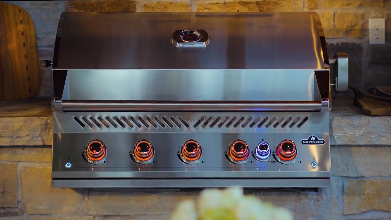 NAPOLEON Built-In 700 Series 44 6-Burner Natural Gas Grill