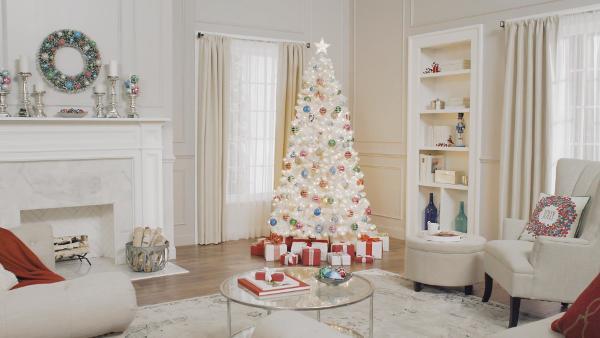 Home Accents Holiday 7.5 ft Uptown Noble Fir LED Pre-Lit