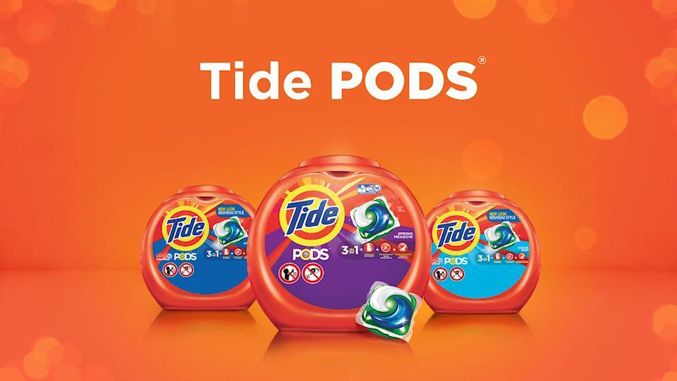 Tide PODS 3 in 1 HE Turbo Laundry Detergent Pacs, Spring Meadow Scent, 81  ct & Cascade Complete Dishwasher Pods, Actionpacs Dishwasher Detergent