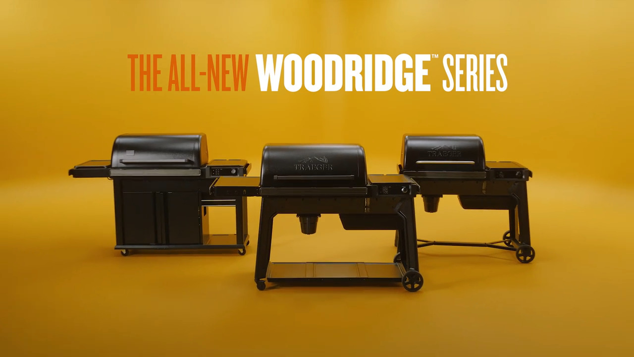 Traeger - Woodridge Wi-Fi Pellet Grill and Smoker in Black