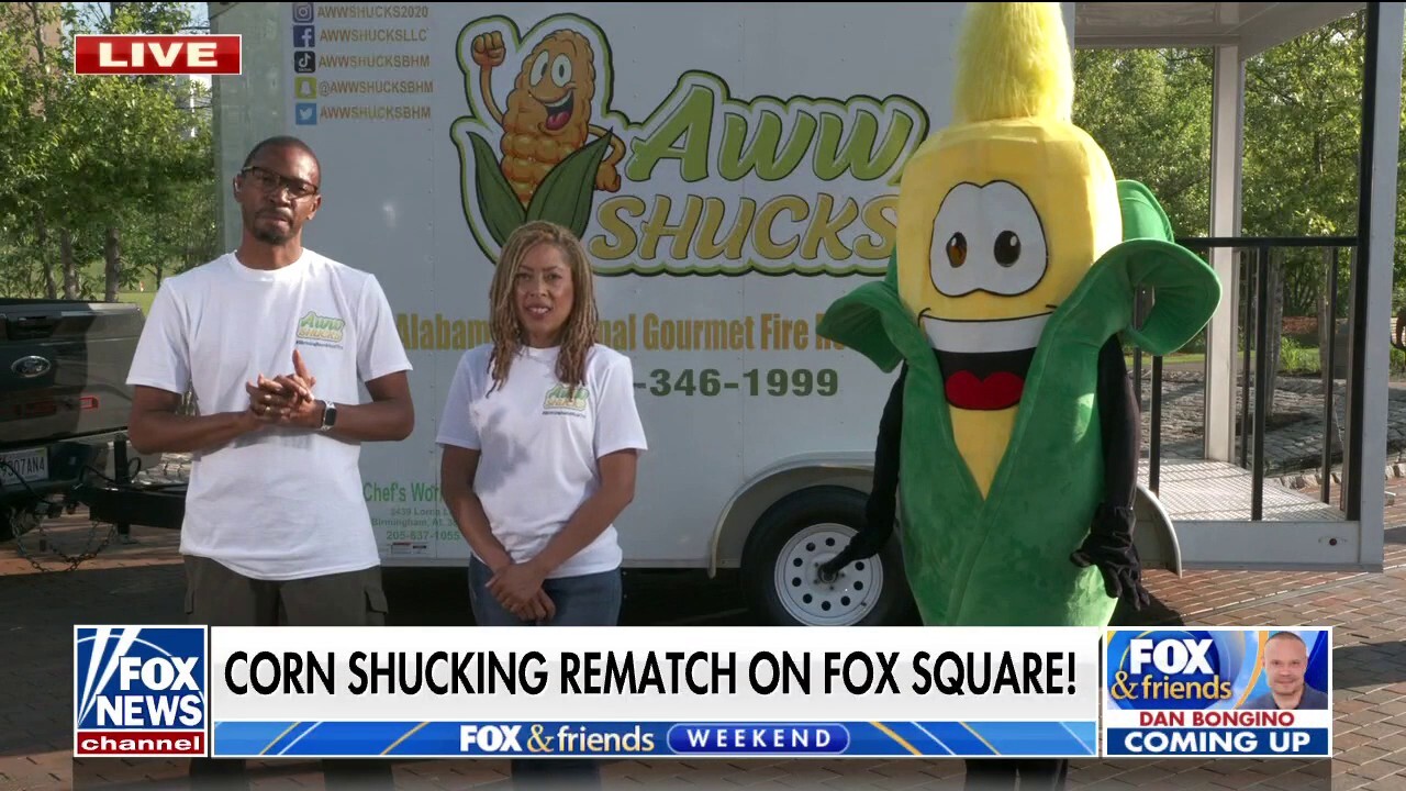 Fox and Friends Weekend co-hosts compete in corn shucking contest with help from ‘Aww Shucks’ co-owners