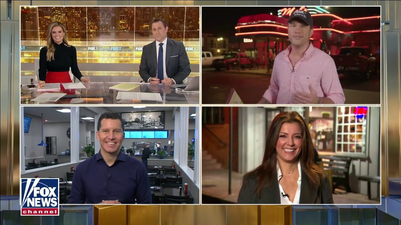 'Fox & Friends Weekend' co-hosts celebrate 25 years of Fox News