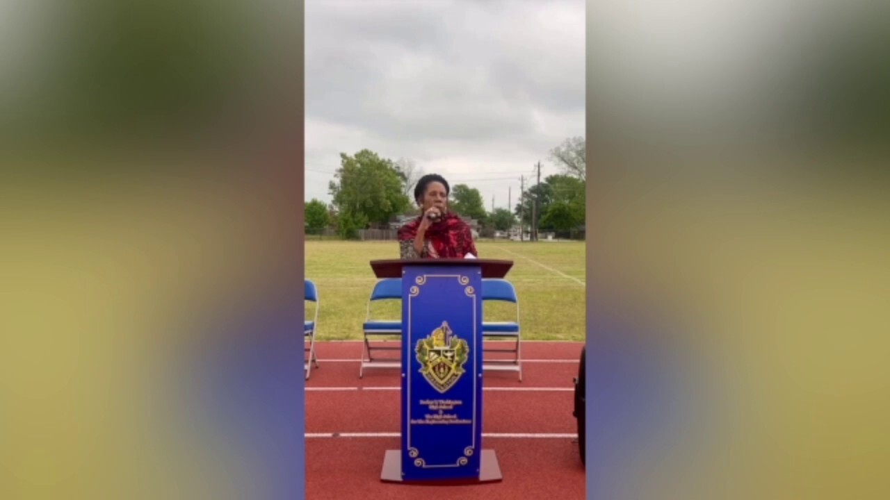 Rep. Sheila Jackson Lee tells students the moon is a 'planet' and 'made up mostly of gases'