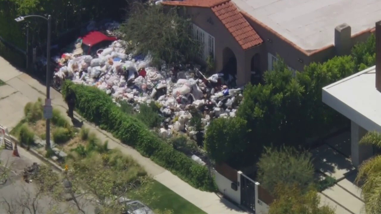 „Къщата за боклук“ в Лос Анджелис привлича вниманието като рана в очите, заплаха за обществената безопасност