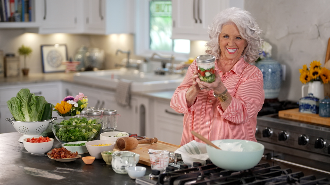 Paula Deen teaches you to cook, pack her favorite to-go recipes for this Memorial Day Weekend