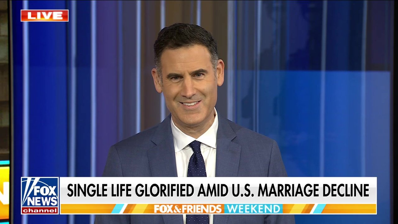 Psychotherapist discusses declining marriage rates
