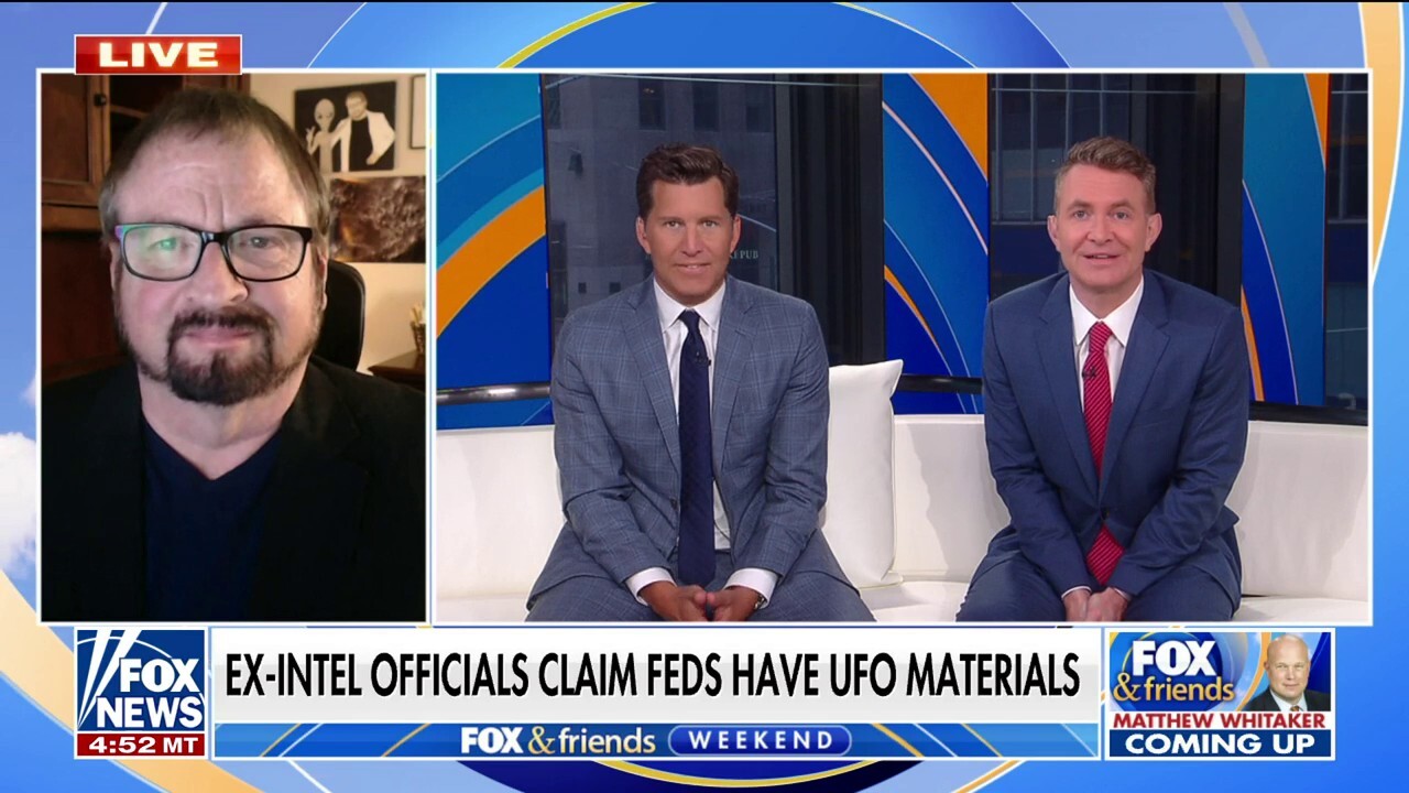 Ex-intel officials’ claim that feds have UFO materials ‘moves the ball forward’: Mika Bara
