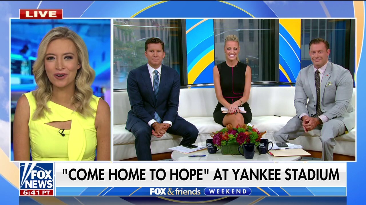 Osteens host 'Come Home to Hope' at Yankee Stadium
