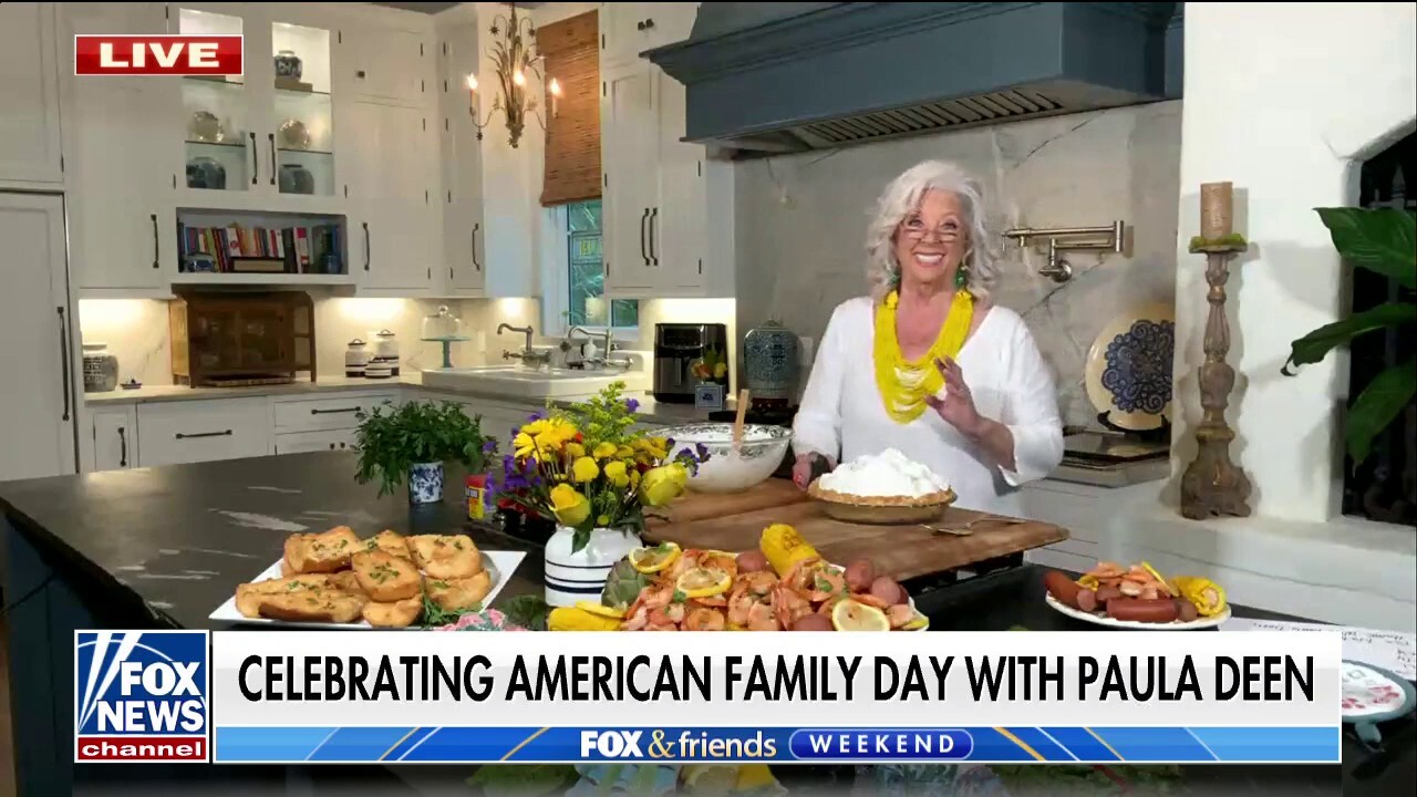 Paula Deen celebrates American Family Day with 'Fox & Friends Weekend'