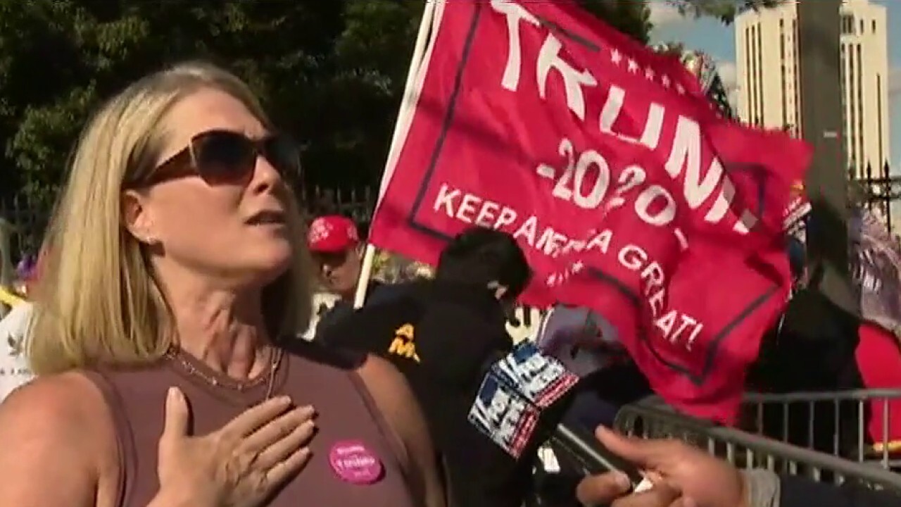 Trump supporters tell president: 'We got your back' outside hospital