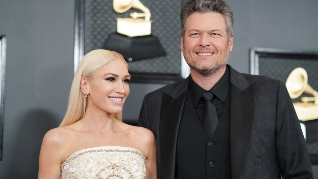 Gwen Stefani and Blake Shelton announce engagement