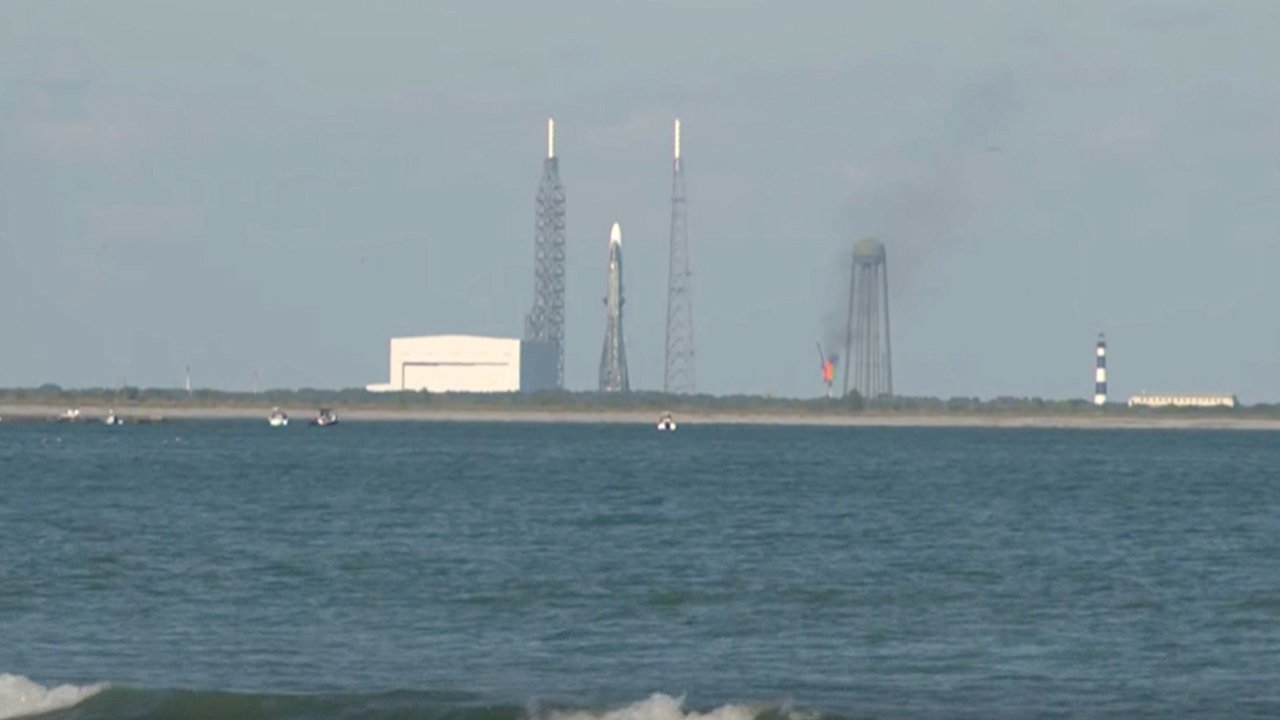 WATCH LIVE: Blue Origin launches New Glenn rocket to Mars after delays ...